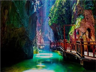 黃金周 ｜ 琉璃仙境！張家界朝陽(yáng)地縫提質(zhì)后重新開(kāi)放