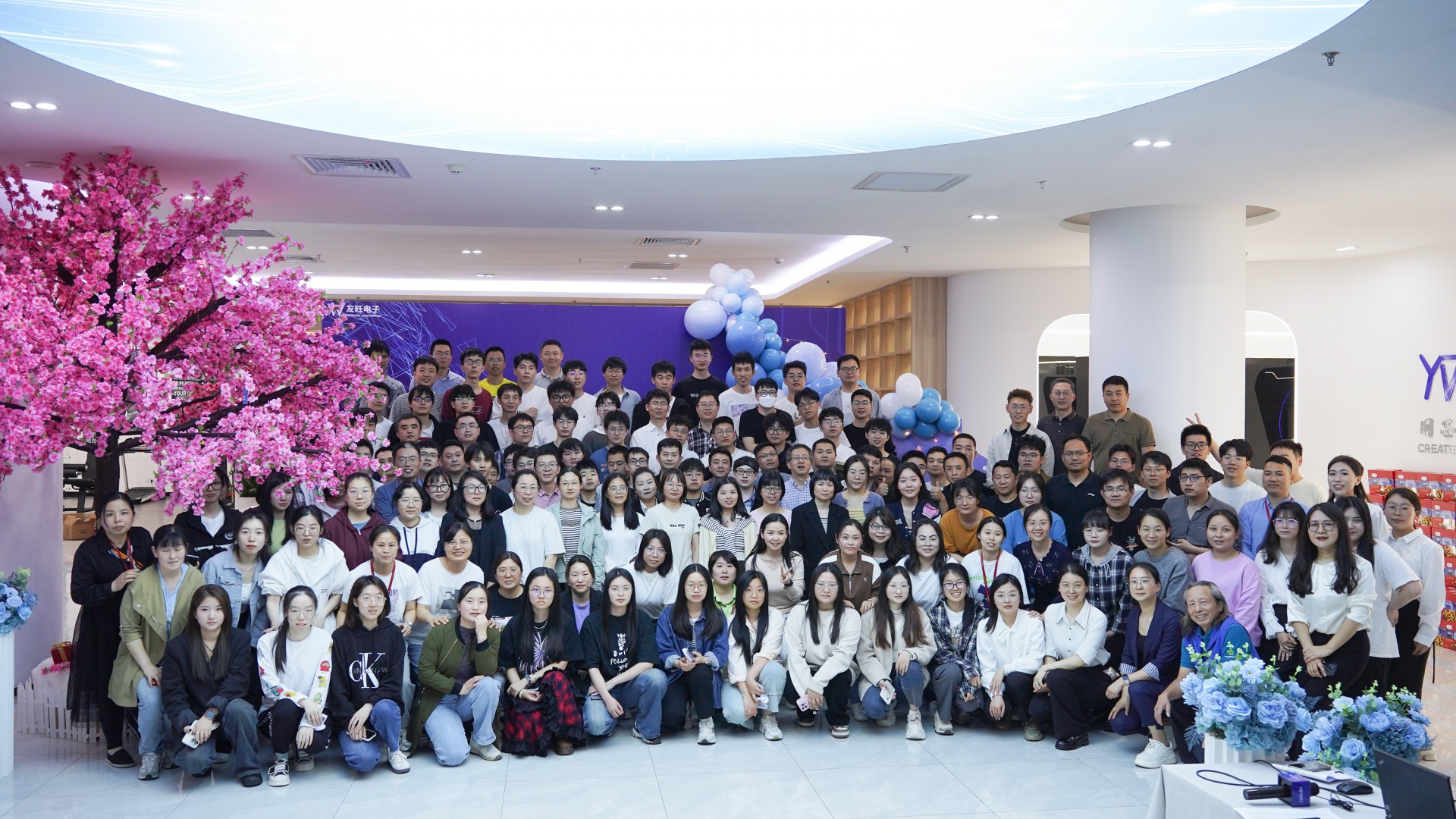 
                            跨越“三”海共聚，“十”終如一前行——友旺三十周年司慶