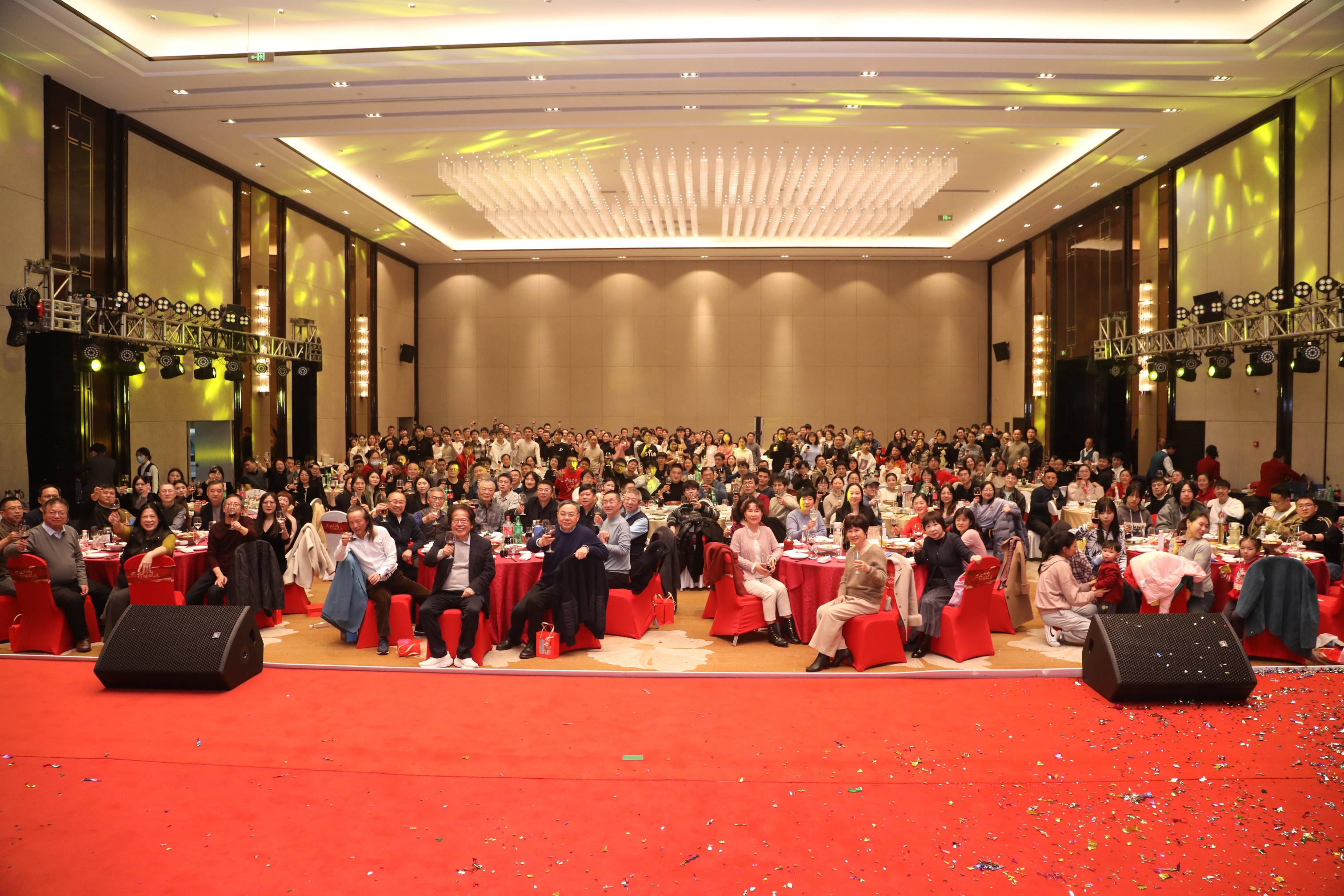 
                            芯之所向，行臻致遠(yuǎn)——2025年友旺新春年會圓滿成功